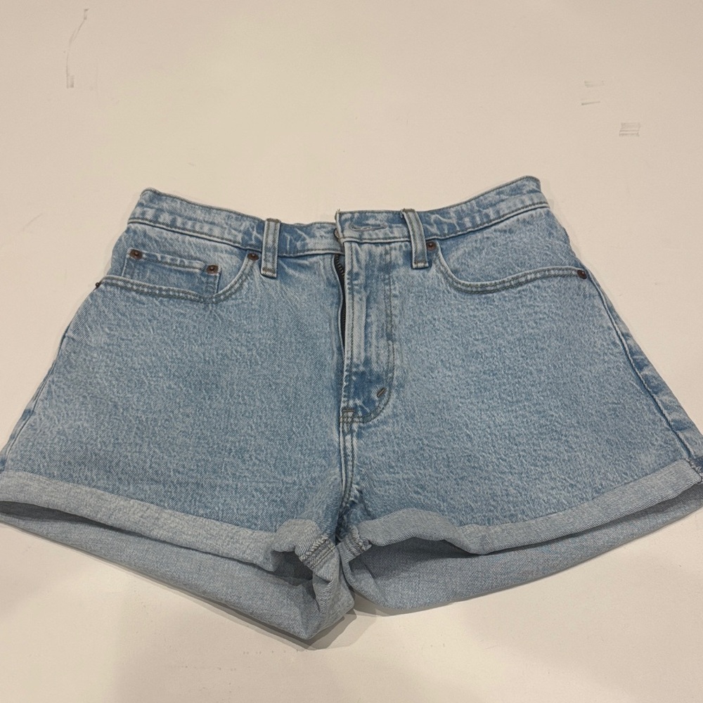 Abercrombie & Fitch The Mom Short High Rise